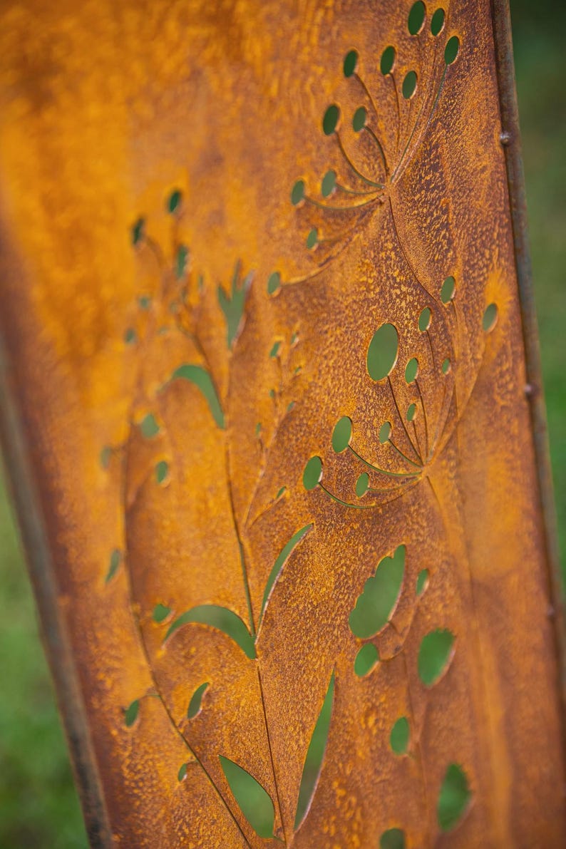 Stèle de jardin en métal rouillé à motif floral, 115 x 38 cm, décoration extérieure