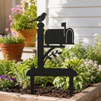 Piquet de jardin en métal noir silhouette boîte aux lettres oiseau perché branches feuillues
