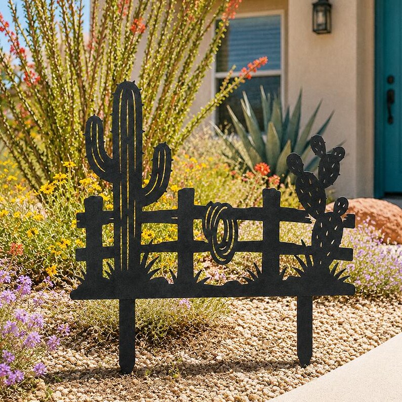 Piquet de jardin en métal orné d'un cactus saguaro et d'une corde, décoration de jardin style désert