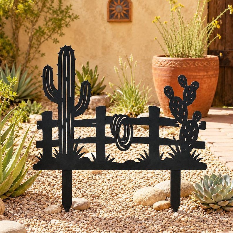 Piquet de jardin en métal orné d'un cactus saguaro et d'une corde, décoration de jardin style désert